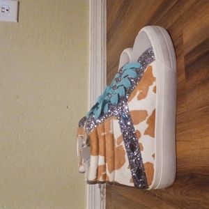 Women size 8.5 sneakers